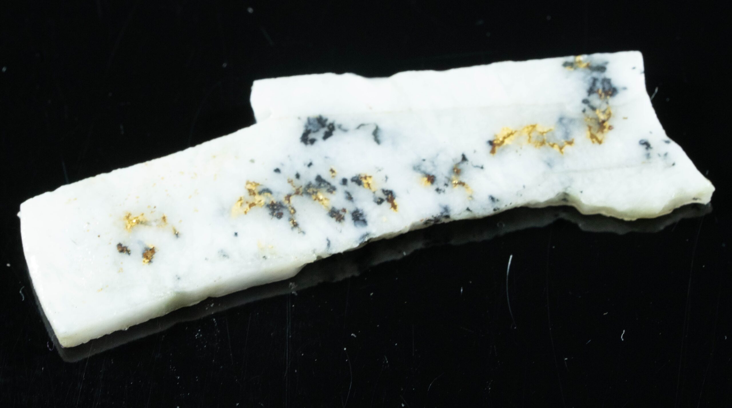 DSC09869.jpg GQ-2 Gold Bearing Quartz Slab California 4.55 grams Genuine - Image 1
