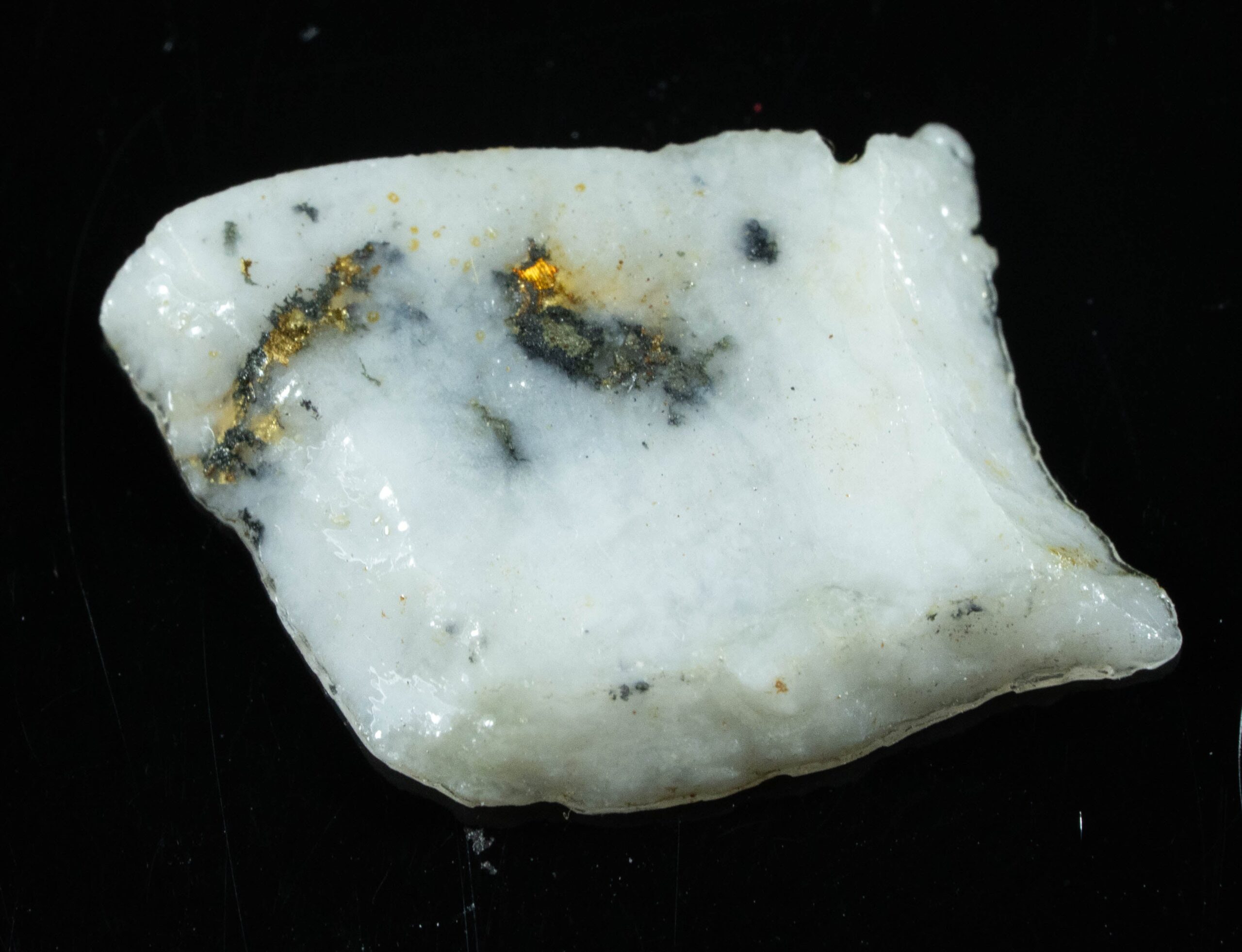 DSC09875.jpg GQ-4 Gold Bearing Quartz Slab California 1.60 grams Genuine - Image 1